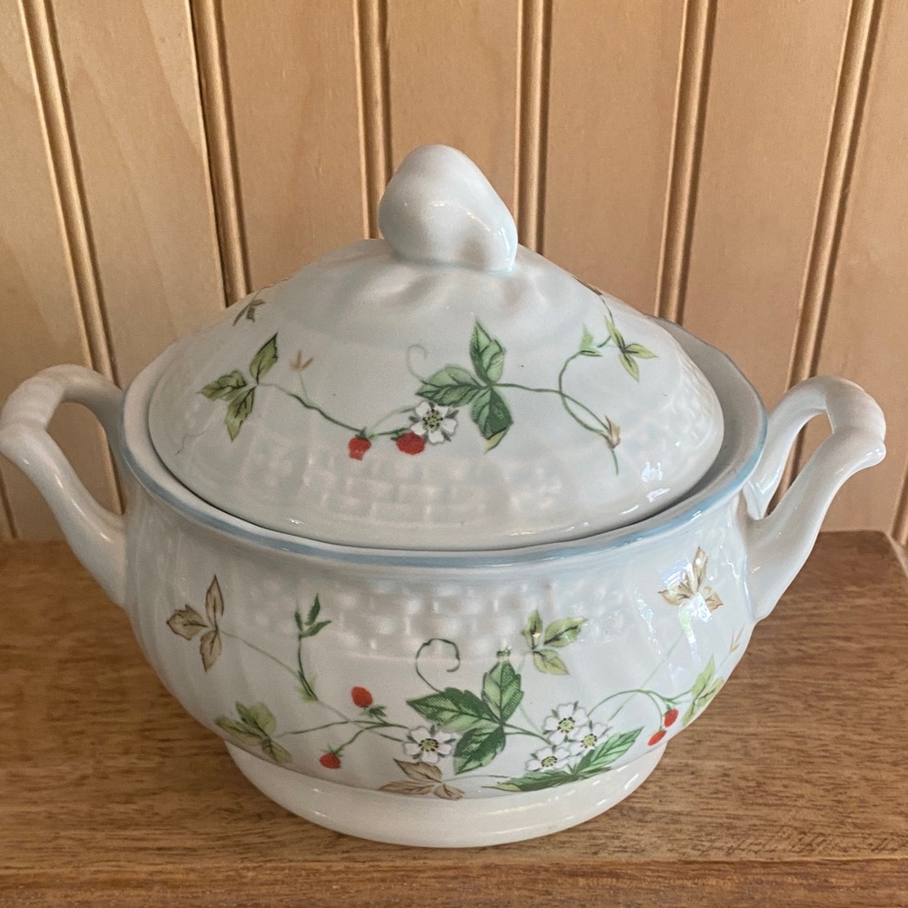 Mikasa VTG White Covered Serving Bowl with Green Vine and Red Berry Motif